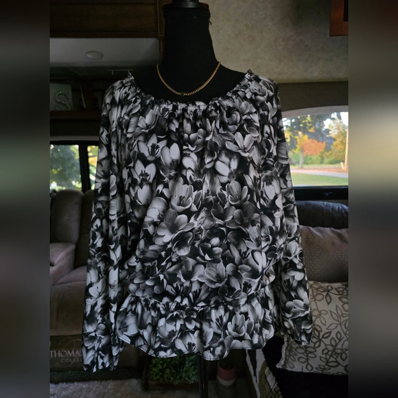 MICHAEL Michael Kors Tops - Michael Kors Floral Black and White Ruched Cold Shoulder Top